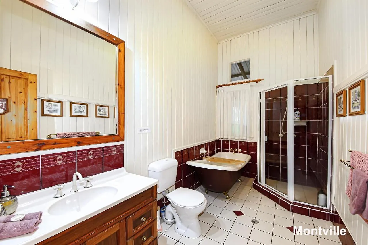 Addison'S Montville Holiday home
